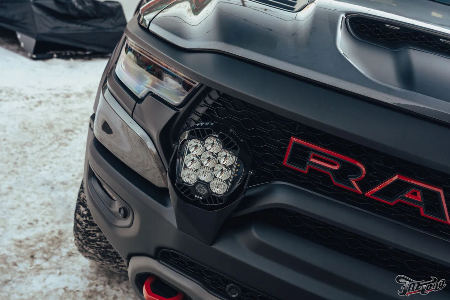 Усовершенствовали еще один RAM TRX, часть 2: новая выхлопная система, доводчики дверей, дополнительные источники света